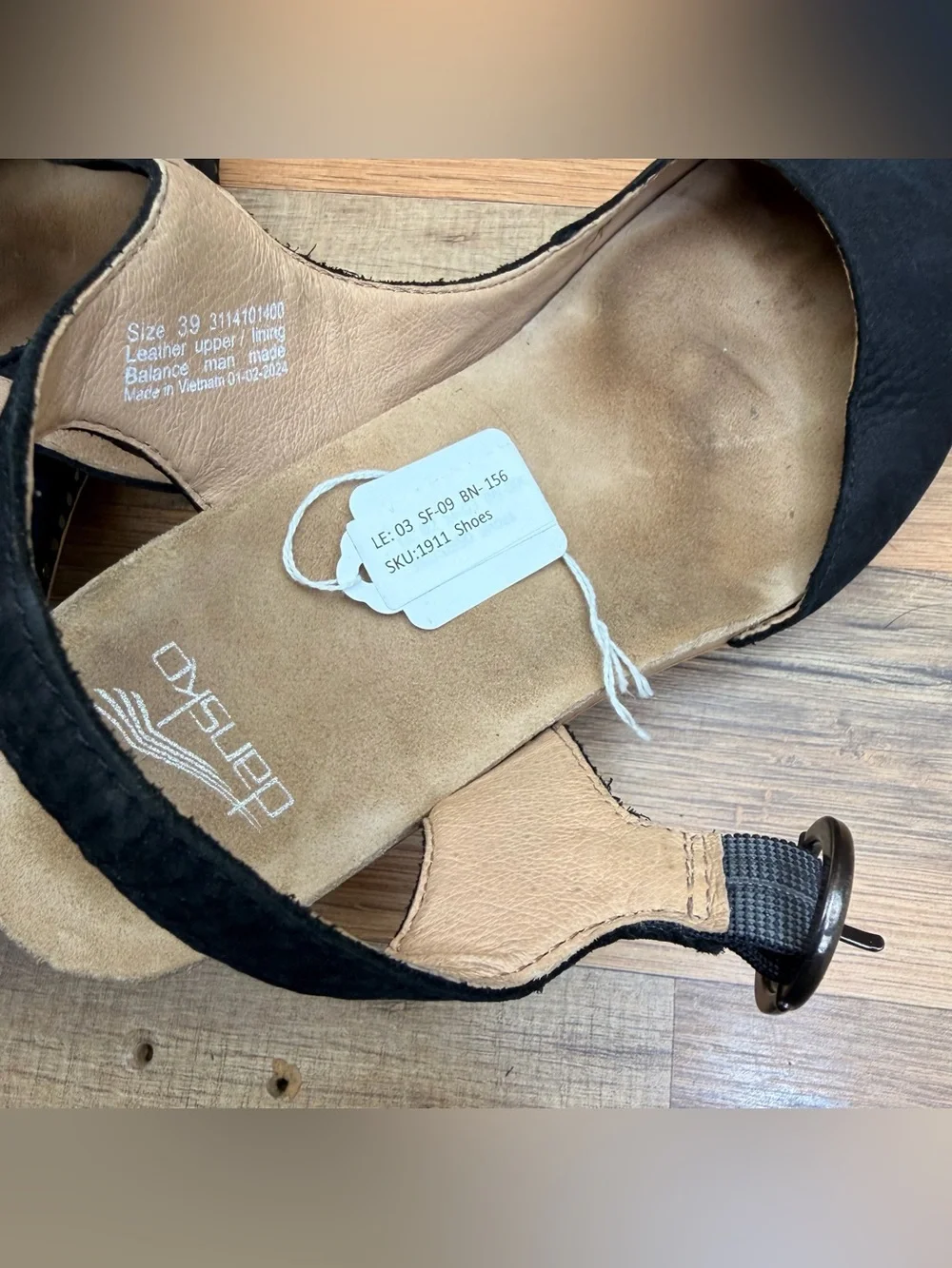 Dansko size 8.5-9 39 Black Mary Jane Block Heel Sandals with Gold Buckle